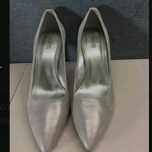 Michael Kors Silver-tone pumps